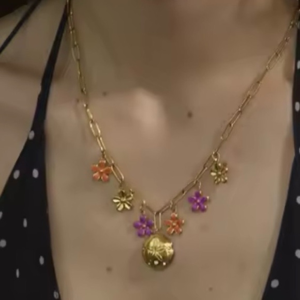 ◾️18K Gold Plated Flower Enamel Charm Necklace
